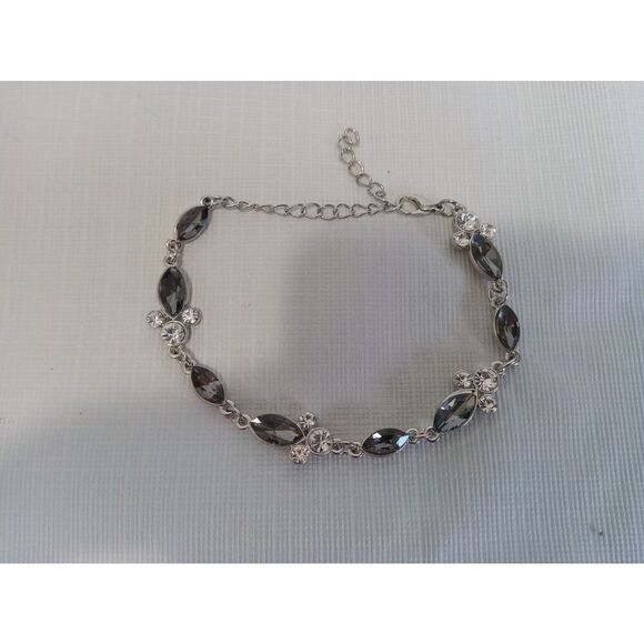 Paparazzi At Any Cost Silver Tone Gray Rhinestones Adjustable Statement Bracelet - Picture 4 of 8